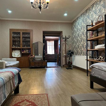 Historical Apartment In City Center Tbilisi Eksteriør bilde